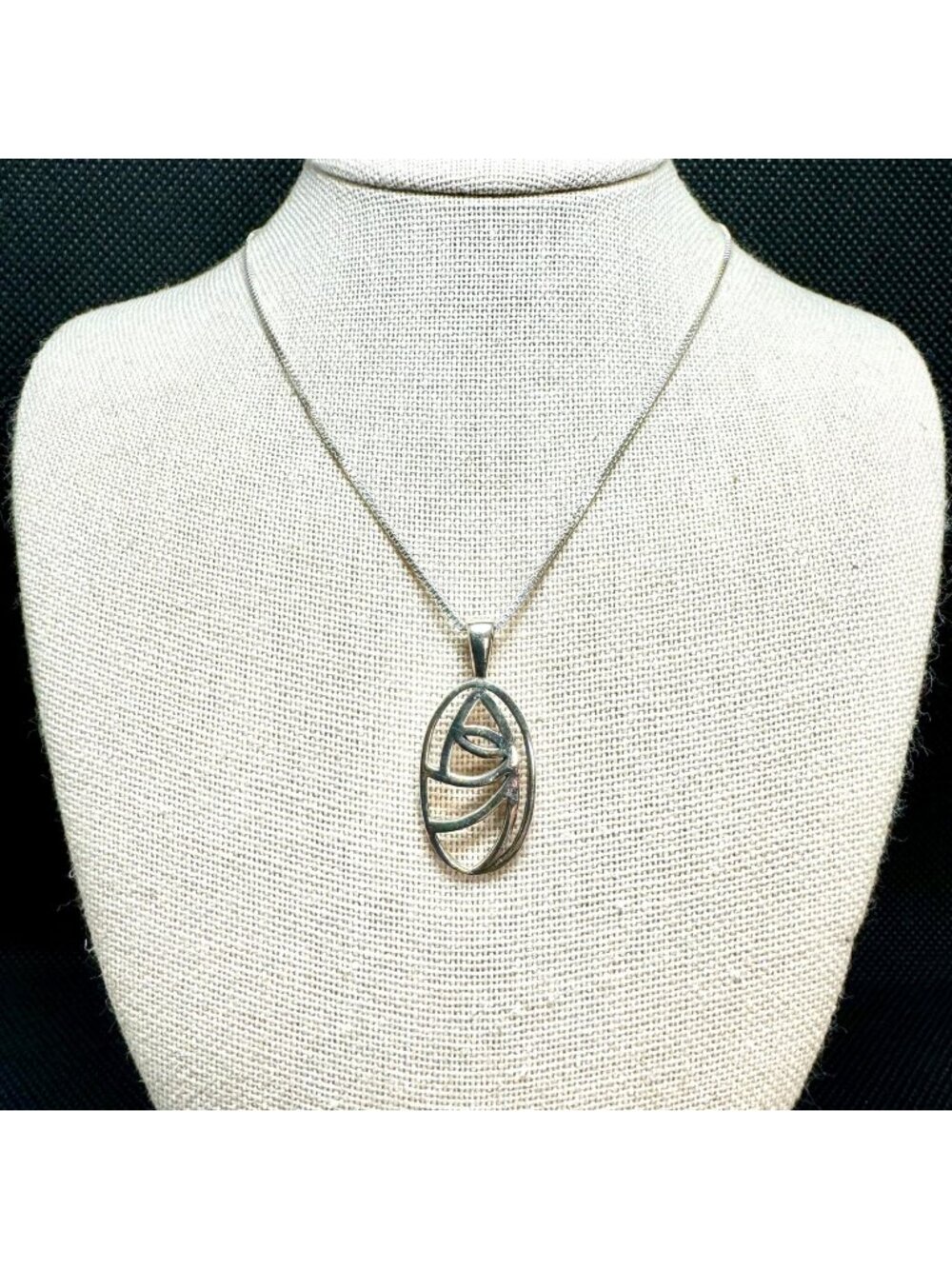Abstract Wave Design Sterling Silver 925 Oval Pendant Necklace 18'' Length